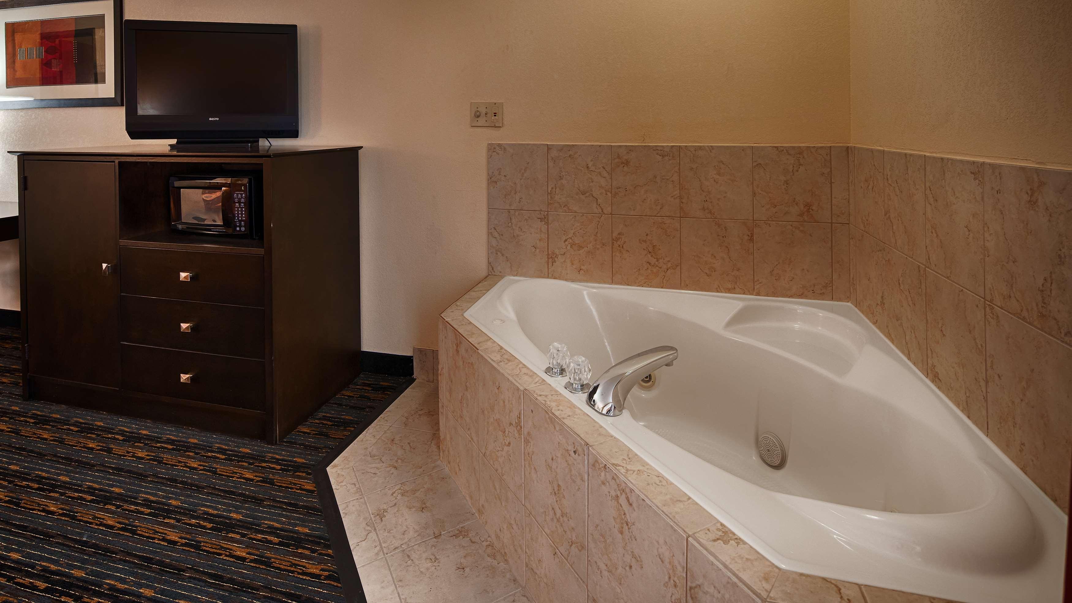 Western Kenosha Hotel 3*