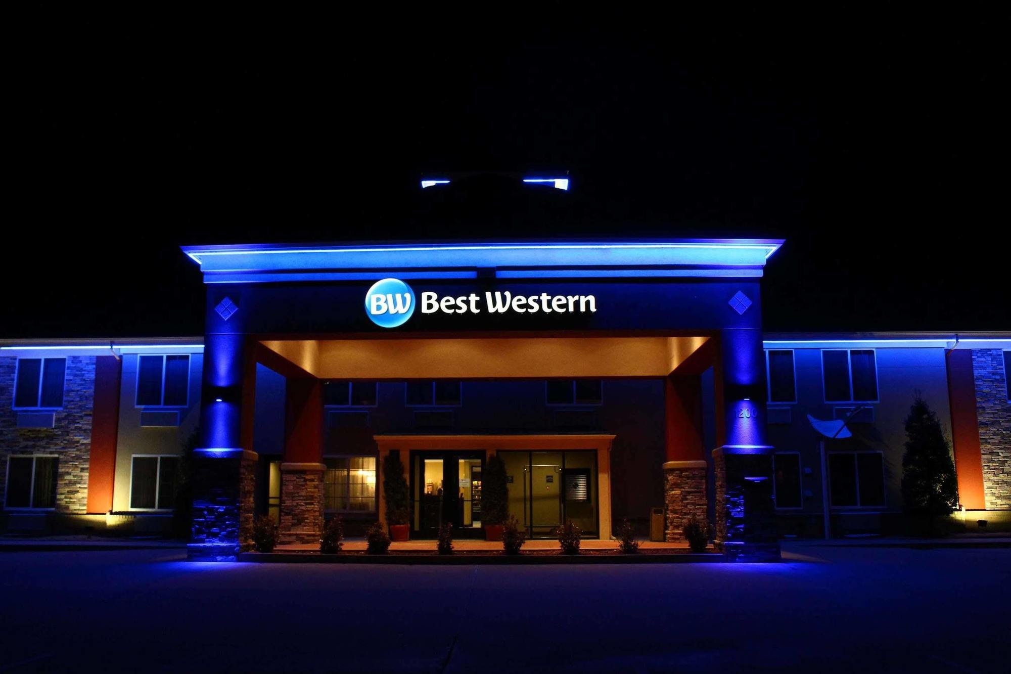 Western Kenosha Hotel 3*